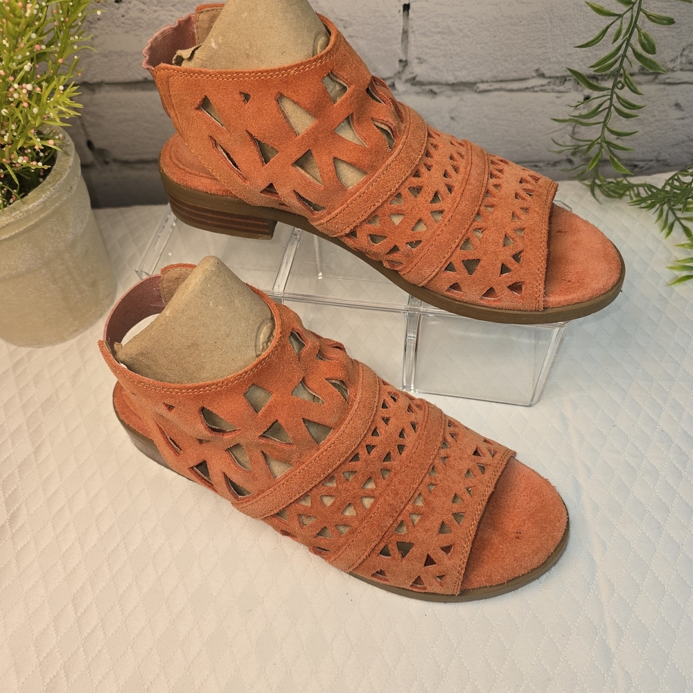 DIBA DREAMER ORANGE SUEDE FLAT SANDAL LASER-CUT GEOMETRIC PATTERN OPEN TOE 6.5 - Picture 2 of 10